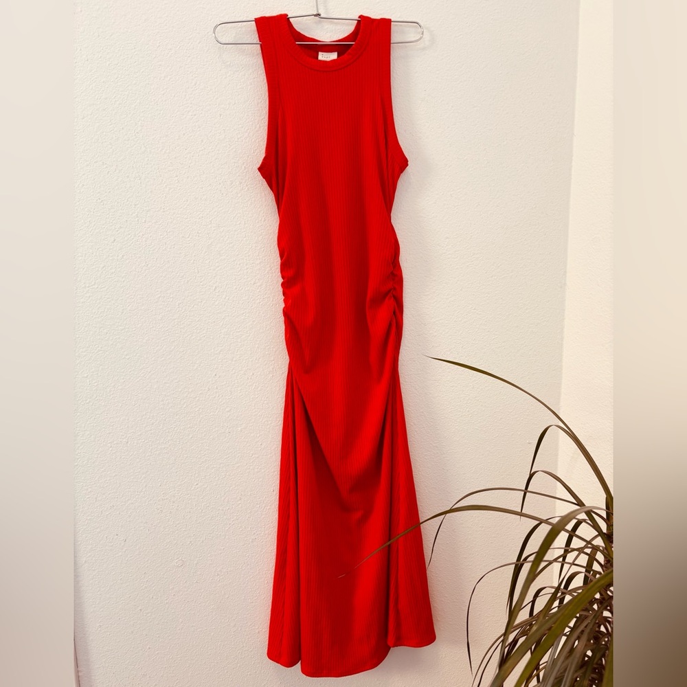 🚫SOLD💫Vibrant Red Maxi Dress